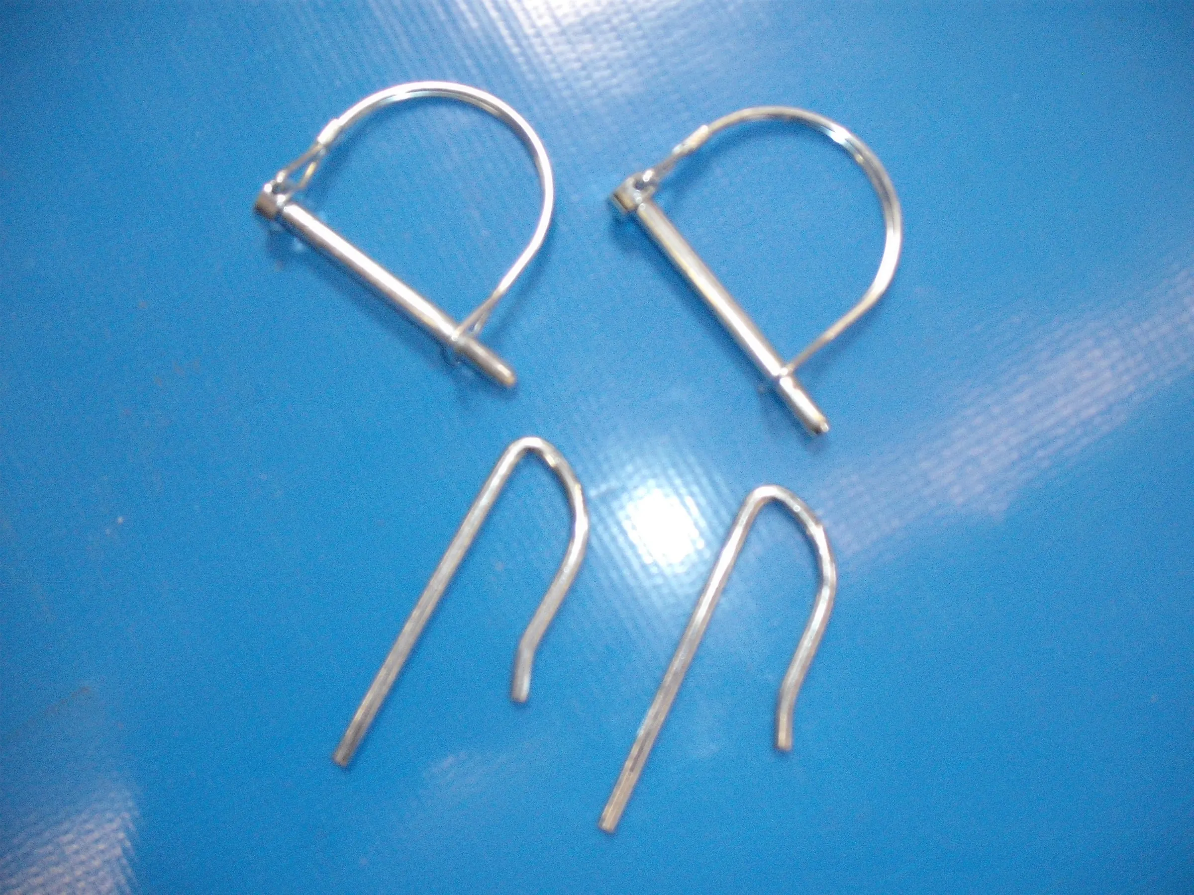 Frame assembly pins and clips.